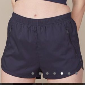 Like new Girlfriend gazelle short navy